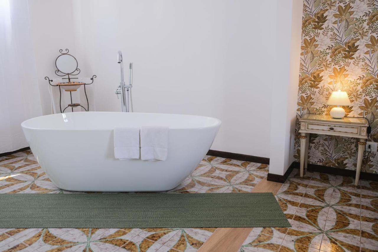 I Colori Della Sicilia Noblesse Apartment Калтаджироне Екстериор снимка