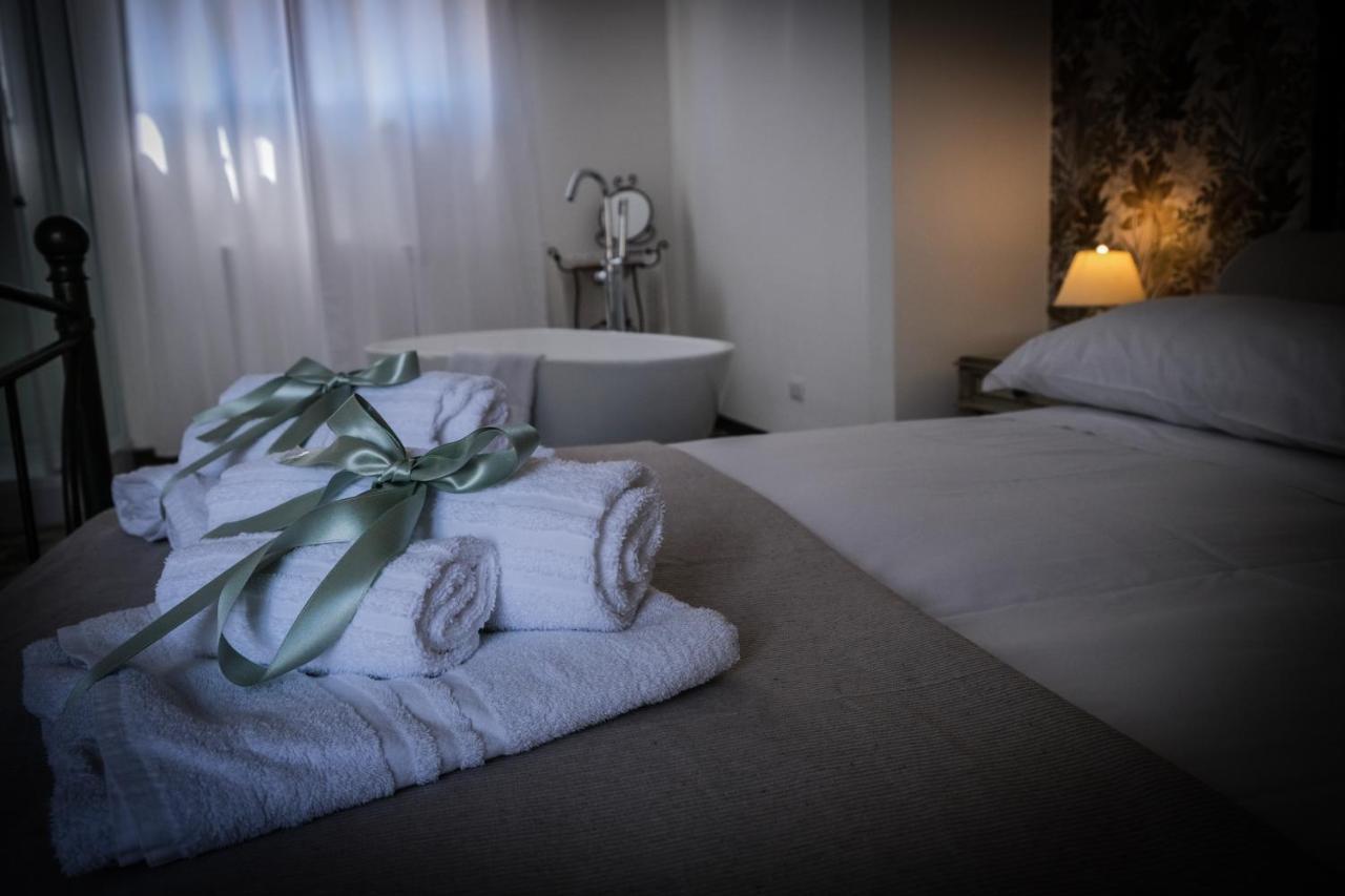 I Colori Della Sicilia Noblesse Apartment Калтаджироне Екстериор снимка
