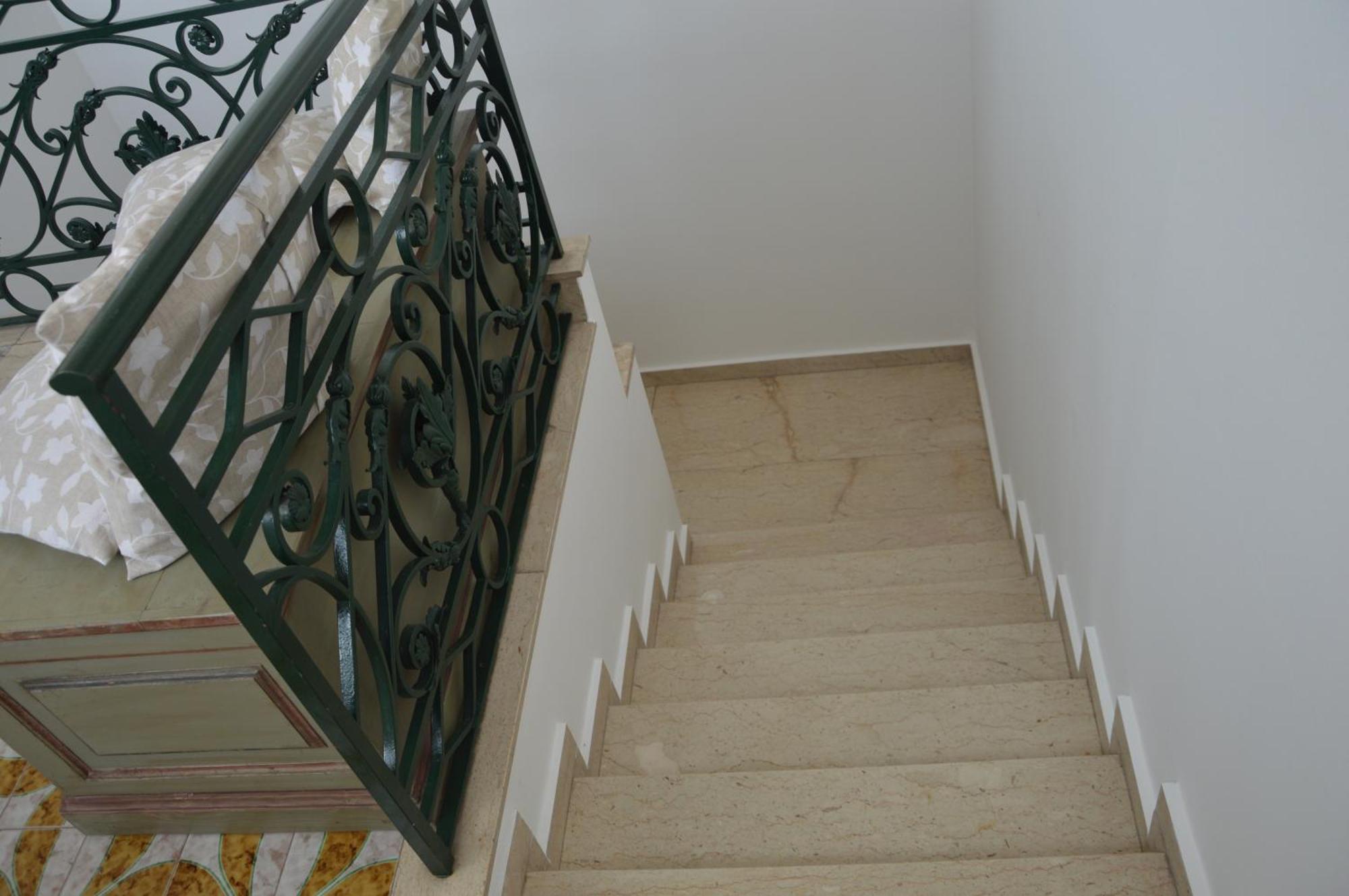 I Colori Della Sicilia Noblesse Apartment Калтаджироне Екстериор снимка